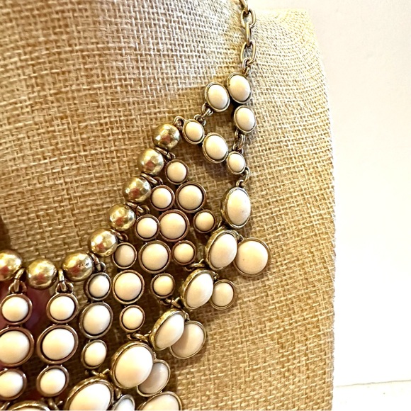 Lucky Brand Statement Bib Necklace antiqued gold tone w/ ivory / cream cabochons - Picture 8 of 13